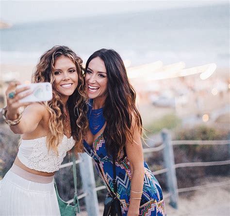 These two best friends started a fitness revolution for women on Instagram - Business Insider