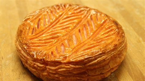 La Galette Des Rois Aux Pralines Roses De Gontran Cherrier Femme