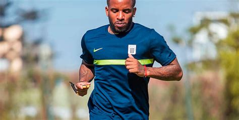 Jefferson Farfán Entrena Con El Plantel De Alianza Lima E Ilusiona A Los Hinchas En Jugar El