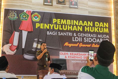 Kemenag Dan Kejari Beri Penyuluhan Hukum Untuk Santri Ldii Sidoarjo