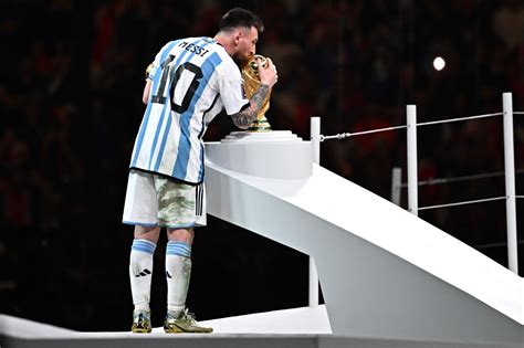 Mondial Messi Un Génie Au Panthéon Du Football