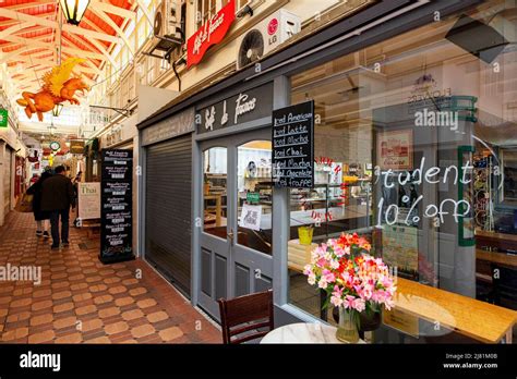 Oxford Cafes Hi Res Stock Photography And Images Alamy