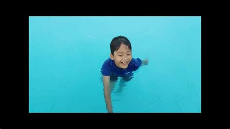 Belajar Berenang Untuk Anak Pemula Adek Azka Belajar Berenang Youtube