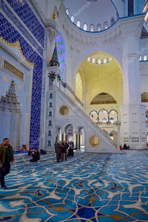 Estambul Turqu A De Noviembre De Mezquita De Camlica