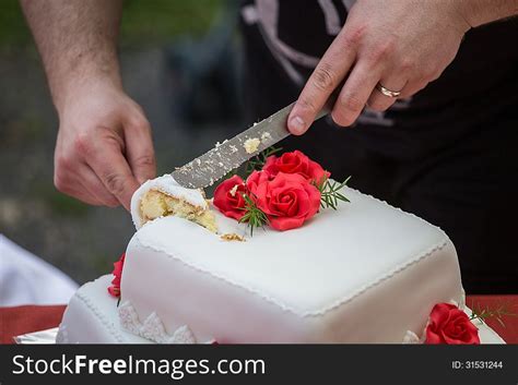 Cutting The Wedding Cake Free Stock Images And Photos 31531244