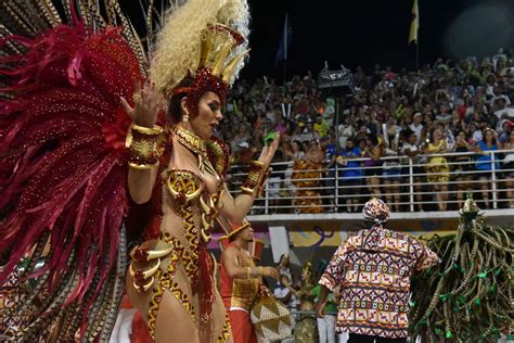 Rainhas de bateria beleza e samba no pé A Gazeta