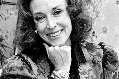 Helen Gurley Brown Cosmopolitan Editor Dies At 90 Los Angeles Times