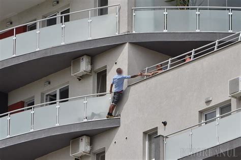 Un Barbat A Cazut De La Etajul 9 In Cartierul Luceafarul Din Oradea