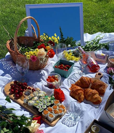 Pin By Sophia On Food In Picnic Date Food Picnic Foods