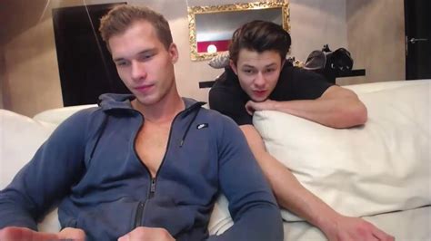 TWO SEXY FRIEND NAKED ON CAM ThisVid