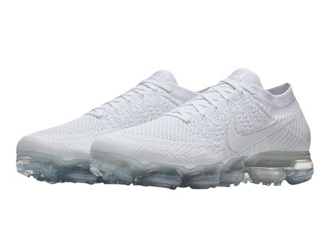 Nike Air Vapormax Triple White Dec Kicksonfire