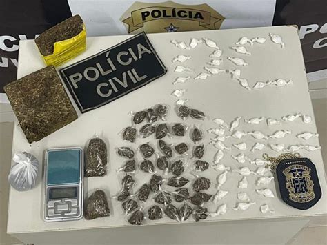 Polícia apreende droga avaliada em mais de 3 mil reais em residência de