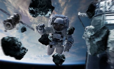 Astronauta trabalhando em uma estação espacial 3d renderização de