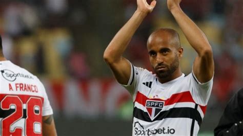 São Paulo acerta a permanência de Lucas Moura por mais três anos