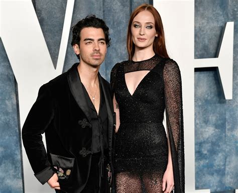 Sophie Turner Demanda A Joe Jonas Para Que Entregue Pasaportes De Sus