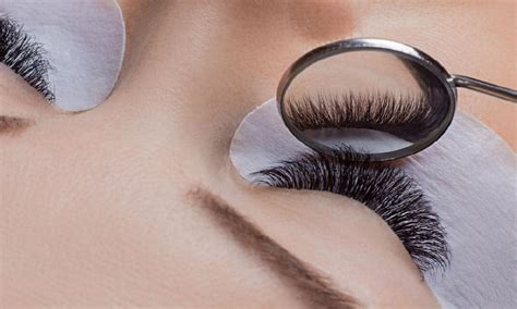 Eyelash Extension Knowledge Door