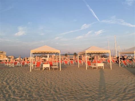 Bagno Flora Viareggio LU Prenotazione Online Spiagge It