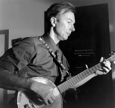 Pete Seeger Dead At 94 Photos Of The Folk Singers Life Time