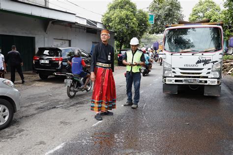 Ke Jepara Ganjar Sempatkan Cek Pekerjaan Jalan Untuk Kesiapan Mudik