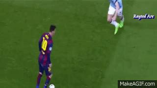 Lionel Messi nutmegs (panna) James Milner (Barcelona vs Manchester City ...