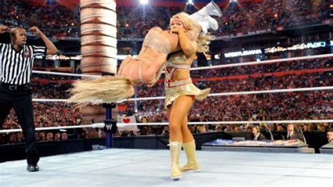 Wrestlemania 28 Results: Kelly Kelly and Maria Menounos vs. Beth ...