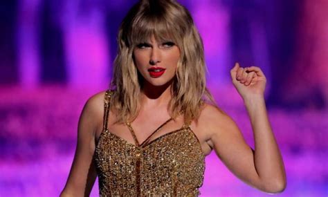 Explosión color rojo Taylor Swift lanza su nuevo proyecto musical