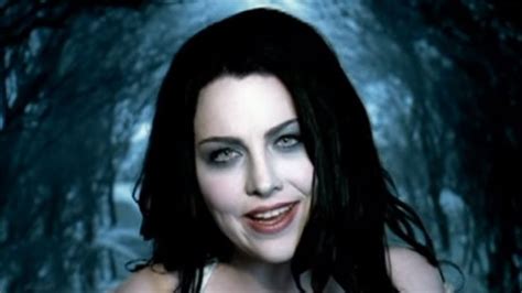 A Razão Pela Qual Amy Lee Do Evanescence Não Curte Usar Sapato De Salto