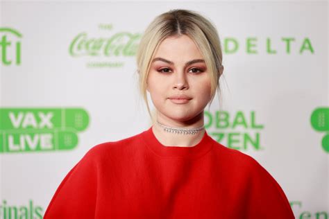 Selena Gomez Has Already Said Goodbye To Blonde And Hello Again To