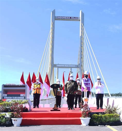 Sekretariat Kabinet Republik Indonesia Resmikan Jembatan Teluk