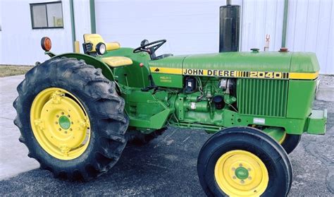 John Deere 2040 (1976 - 1979) | Tractor Data and Specs