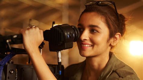 Be Flawsome With Alia Bhatt Behind The Scenes Of Dear Zindagi Bollywood Hungama