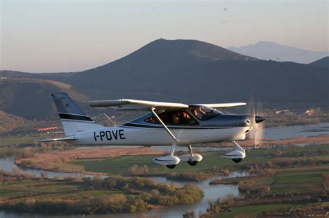 La Academia De Vuelo Espa Ola One Air Ha Adquirido Dos Aviones Tecnam