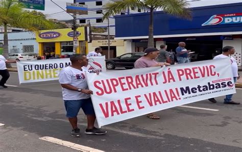 Passeata De Manifesta O E Luta Em Favor Dos Aposentados E Pensionistas