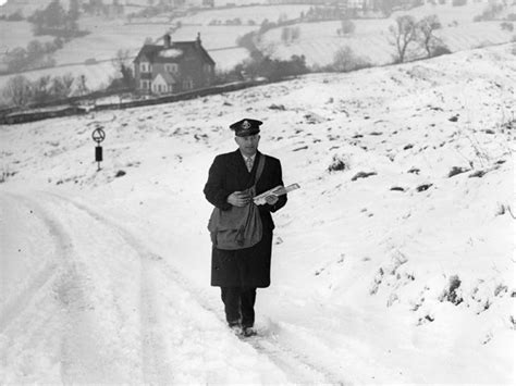 18 Vintage Christmas Photos From The 1940s And 1950s That Will Make You