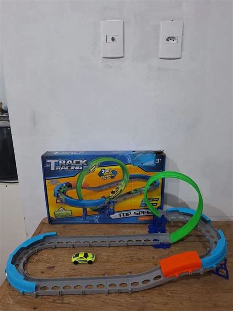 Pista De Corrida E Carrinhos Caixa Tipo Hot Wheels Brinquedos E Jogos Morro Das Pedras