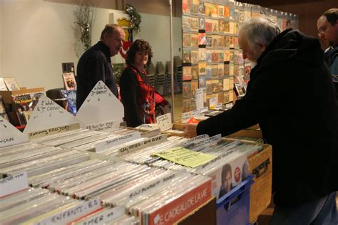 Bourse aux disques et DVD ce dimanche salle Parisot à Vesoul