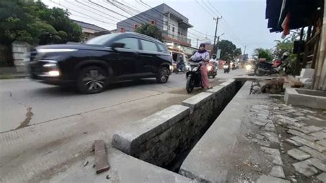 Lima Tahun Jadi Penyebab Genangan Air Drainase Di Kampung Rajeg Pasar