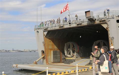 輸送艦 Lst4003 『くにさき』 Isokko Photo Warehouse