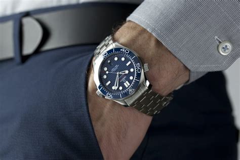 Can You Wear A Dive Watch With A Suit 2024 Style Guide Liars Liars