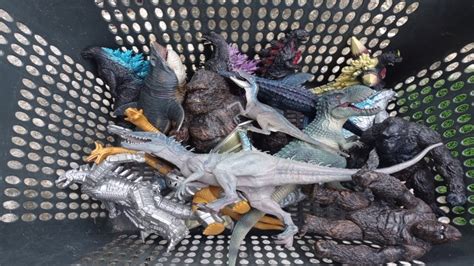 Hunting Found Dinosaurs T Rex Indominus Rex Shin Godzilla Earth