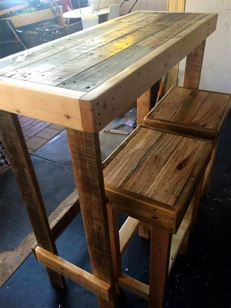 Pallet Lunch Bar With Stools Pallet Furniture Diy