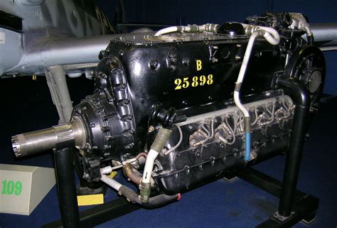 Daimler-Benz DB 605 Inverted V-12 Engine | National Air and Space Museum