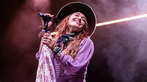 Lauren Daigle Vuelve Al Ruedo Con Su Nuevo Sencillo Hold On To Me Reactivozcom