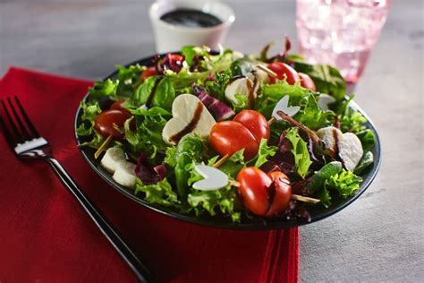 Balsamic Mozzarella Valentine’s Day Salad - Fresh Express