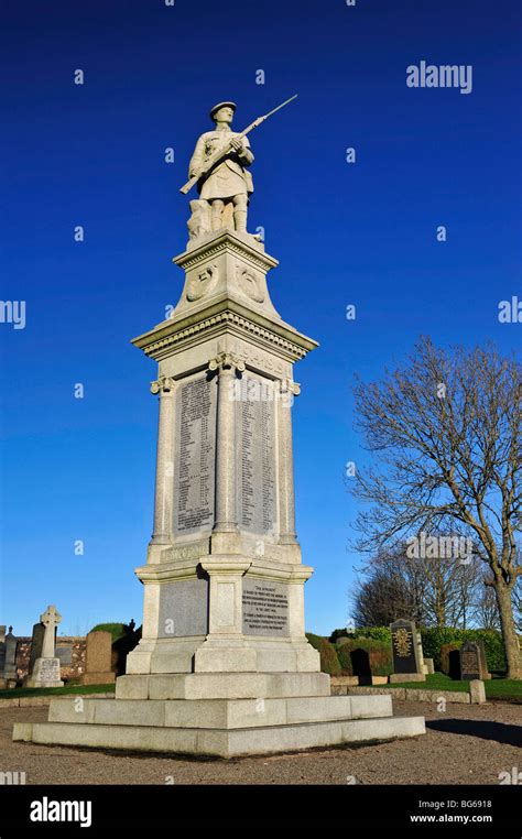 Kirriemuir War Memorial Stock Photo Alamy