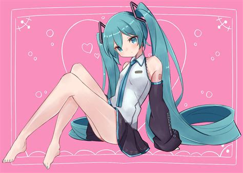 初音ミク 「おすわりミクさん初音ミク 」笹の葉のイラスト