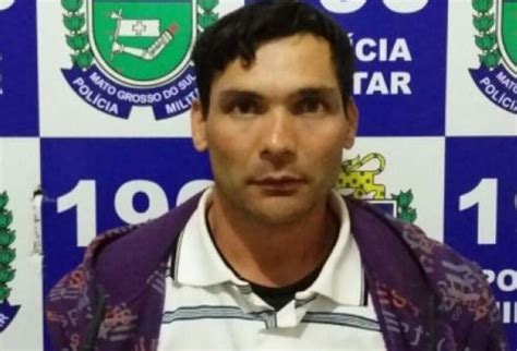 Homem que pulou muro e matou ex mulher a facadas é preso pela polícia