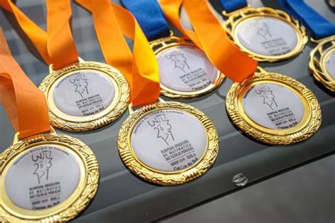 Medalhas Aos Alunos Premiados Na Obmep Mirim S O Entregues Jornal Do