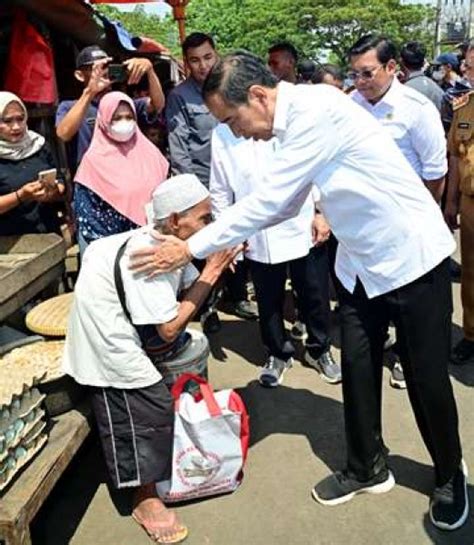 Tinjau Pasar Kranggot Presiden Jokowi Harga Bahan