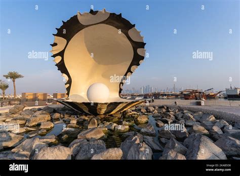 Pearl monument in Doha corniche, Qatar Stock Photo - Alamy